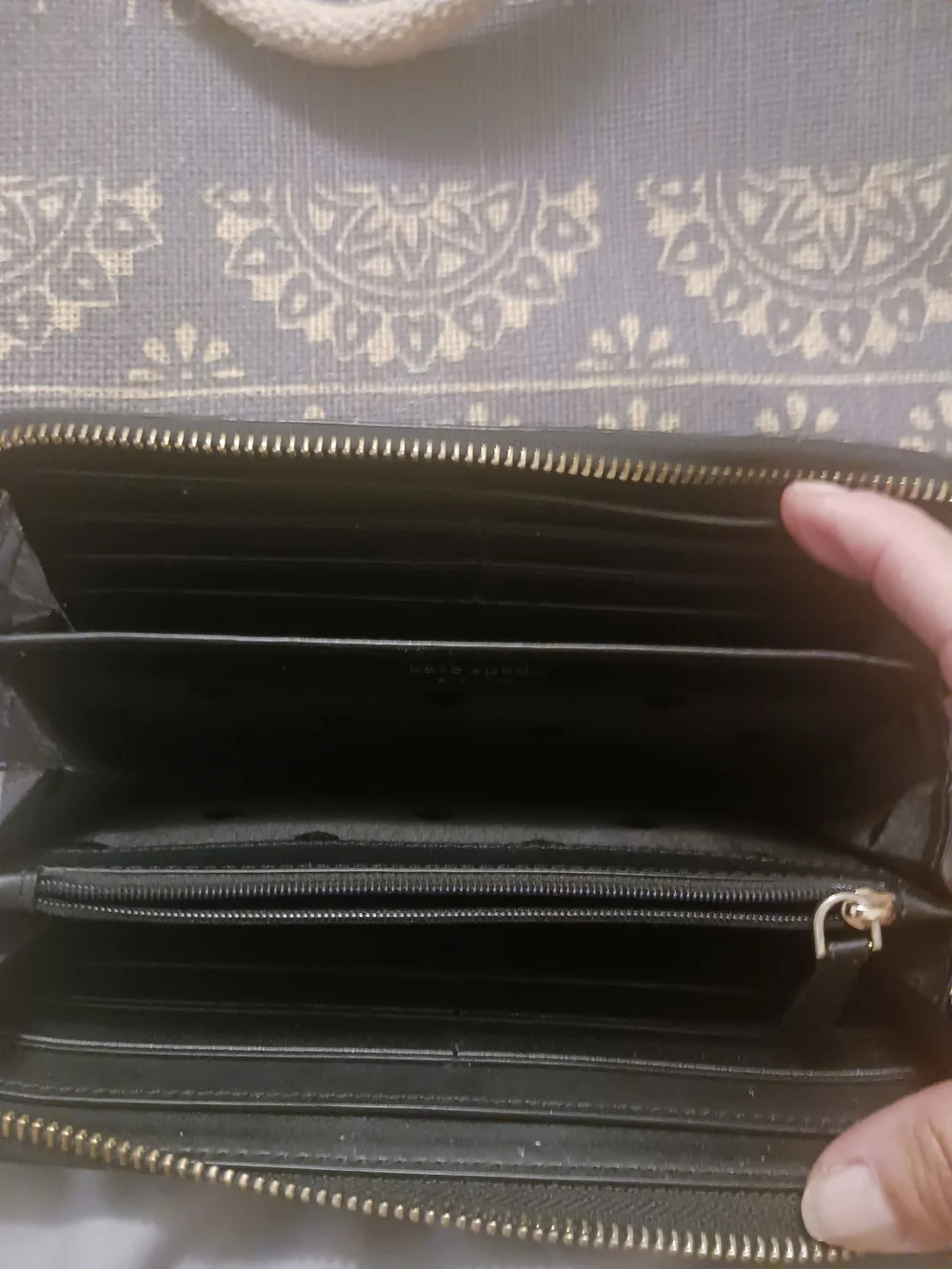 kate spade black pebbled leather zip wallet multiple pockets